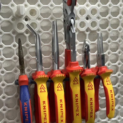 Giá treo kìm cho Multiboard - Thiết kế thông minh không cần support