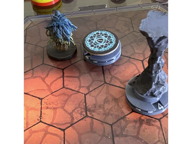 Đế Standee Gloomhaven kèm bộ đếm máu - Image 3