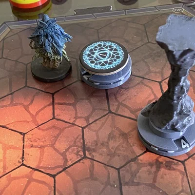 Đế Standee Gloomhaven kèm bộ đếm máu