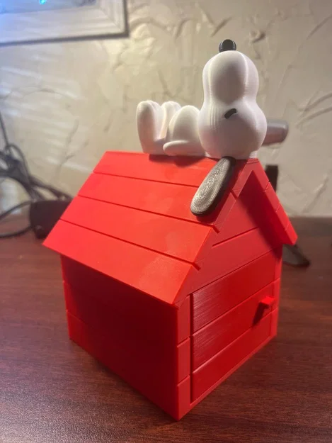 Hộp đựng bài MTG hình Snoopy / Nhà chó - Image 1