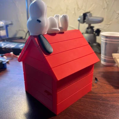 Hộp đựng bài MTG hình Snoopy / Nhà chó