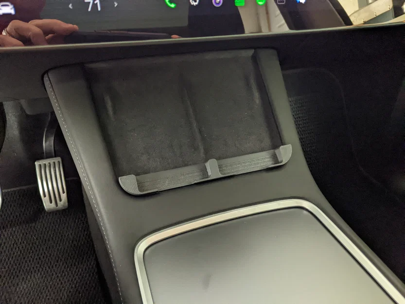Giá đỡ điện thoại cho Tesla Model Y - Image 2