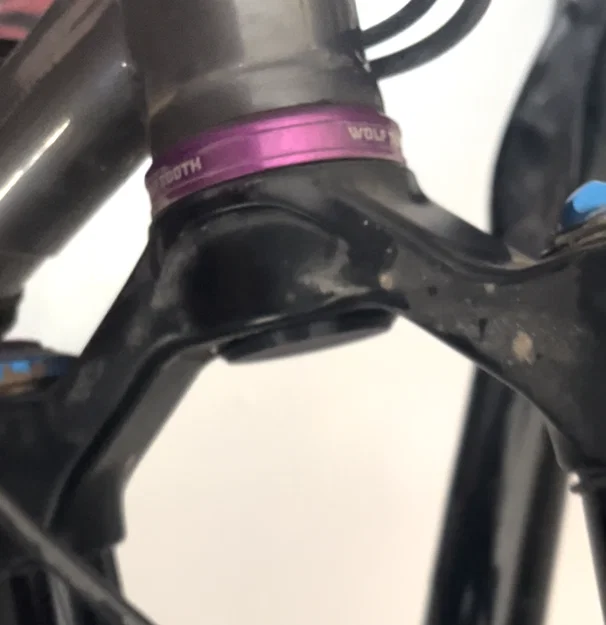 Giá đỡ AirTag gắn phuộc xe đạp địa hình (Chất liệu TPU) - Image 4