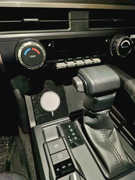 Đế sạc Mag Safe (15w) cho xe Tacoma 2024 - Image 1