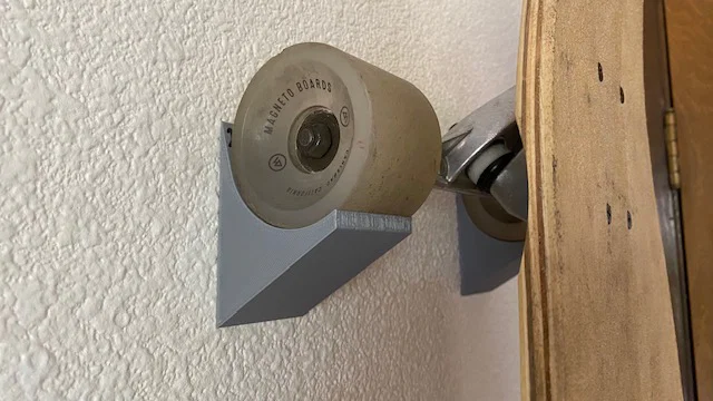 Giá Treo Tường Cho Ván Trượt Longboard 70mm - In 3D Tiện Lợi - Image 1