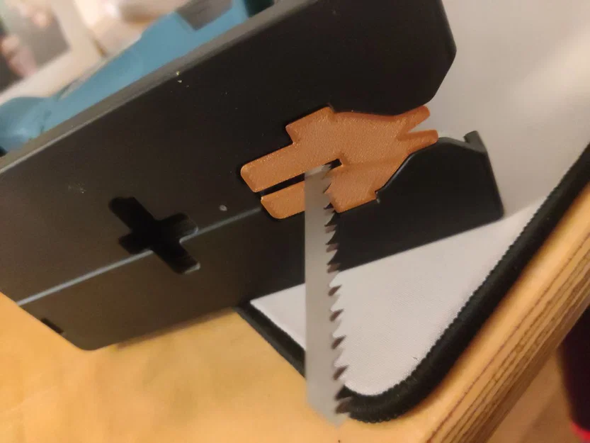 Tấm chắn chống mẻ gỗ cho máy cưa lọng Makita DJV181 - Image 1