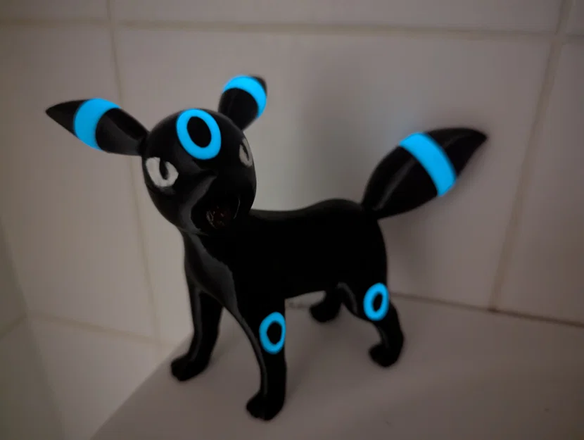 Mô hình Pokemon Umbreon phát sáng đã được chia nhỏ - Image 1