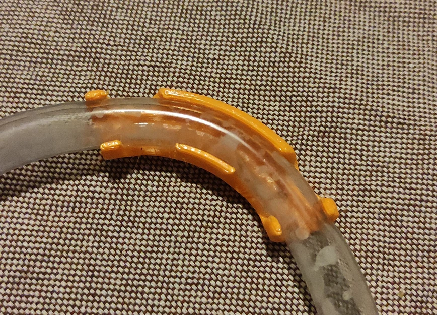 Giá đỡ ống/vòi uốn cong dễ in (Parametric) - Image 1