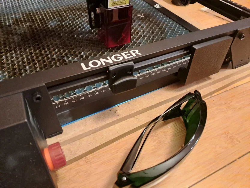 Giá treo kính bảo hộ tiện lợi cho máy khắc laser Longer Ray 5 - Image 2