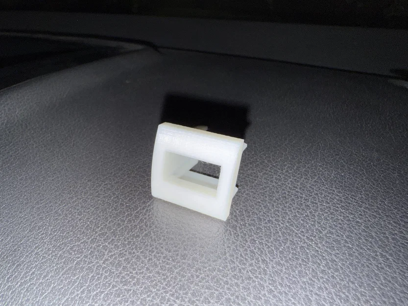 Bộ chuyển đổi cổng USB cho VW Golf/Touran có kèm chốt khóa dây rút - Image 4