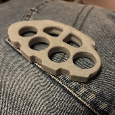 Plastic Knuckles PRO: Thiết kế công thái học và tính năng Bonker