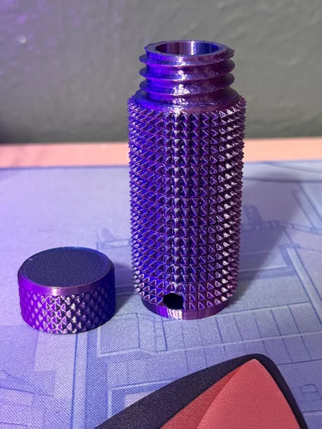 Ống đựng son dưỡng môi Pain Stimulation (Fidget) - Image 4