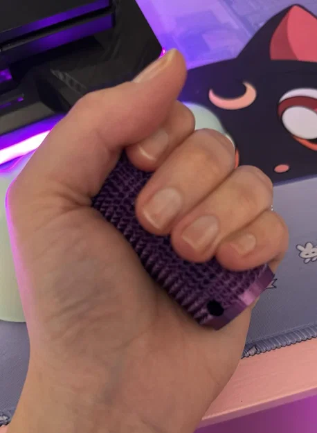 Ống đựng son dưỡng môi Pain Stimulation (Fidget) - Image 5