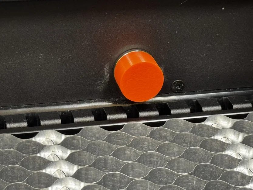 Nắp đậy cổng phụ kiện cho xTool P2/P2S - Image 1