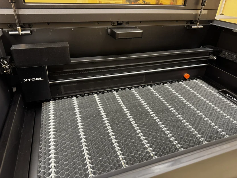 Nắp đậy cổng phụ kiện cho xTool P2/P2S - Image 2