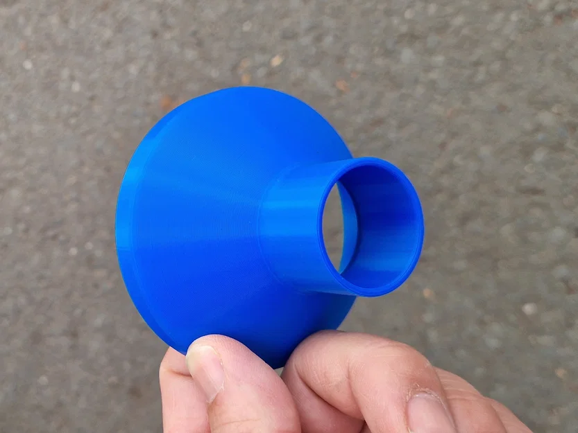 Phễu Châm Nước Rửa Kính 3D Cho Xe Ford Focus 2 Tiện Dụng - Image 2