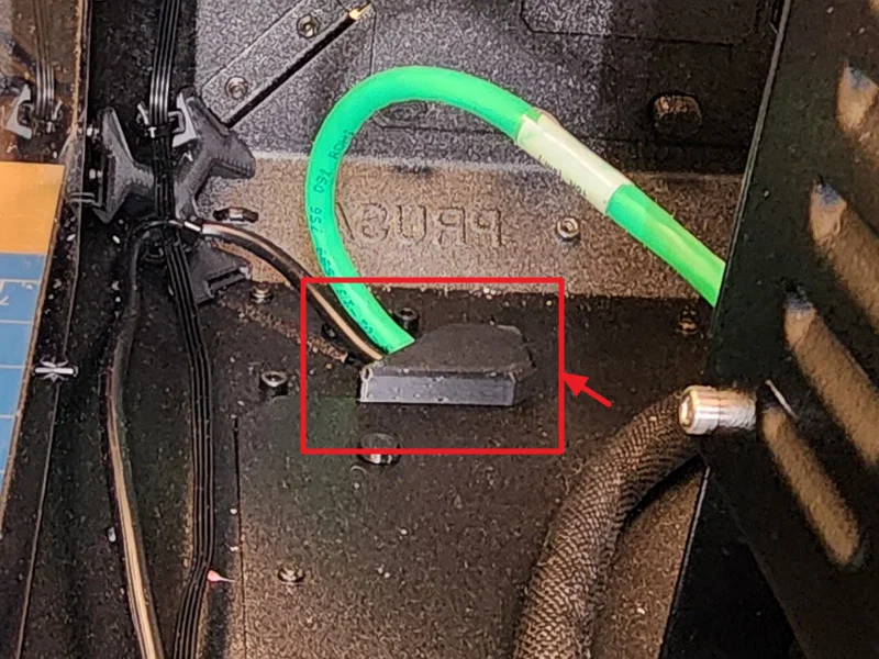 Nắp che khe đi dây góc đáy phía sau #0153 - Image 2