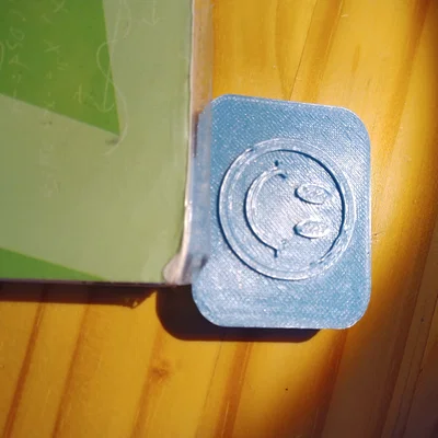 Kẹp sách mặt cười (Smiley Bookmark) in 3D dễ thương