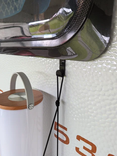 Móc Treo Kệ Cửa Sổ LMC Cho Xe Caravan - Image 3