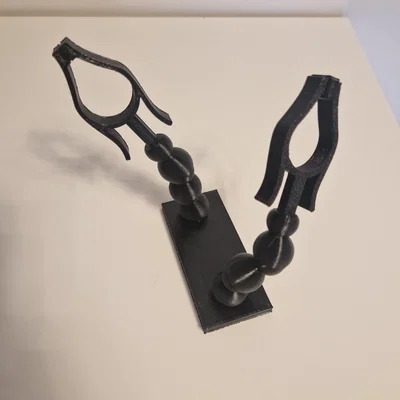 Dụng cụ hỗ trợ hàn tay thứ ba (Third hand soldering tool)