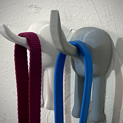 Giá treo dây dắt hình đuôi cún (Dog Tail Leash Holder)