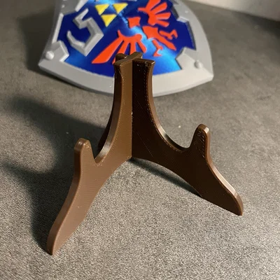 Mô hình khiên Hylian và giá đỡ hỗ trợ MMU