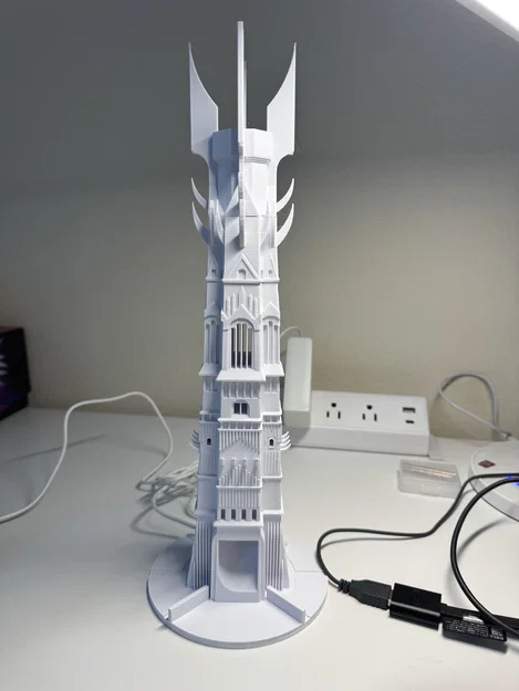 Tháp đổ xúc xắc Isengard (Orthanc) - vừa cho D20 26mm, có sẵn lỗ gắn nam châm - Image 2