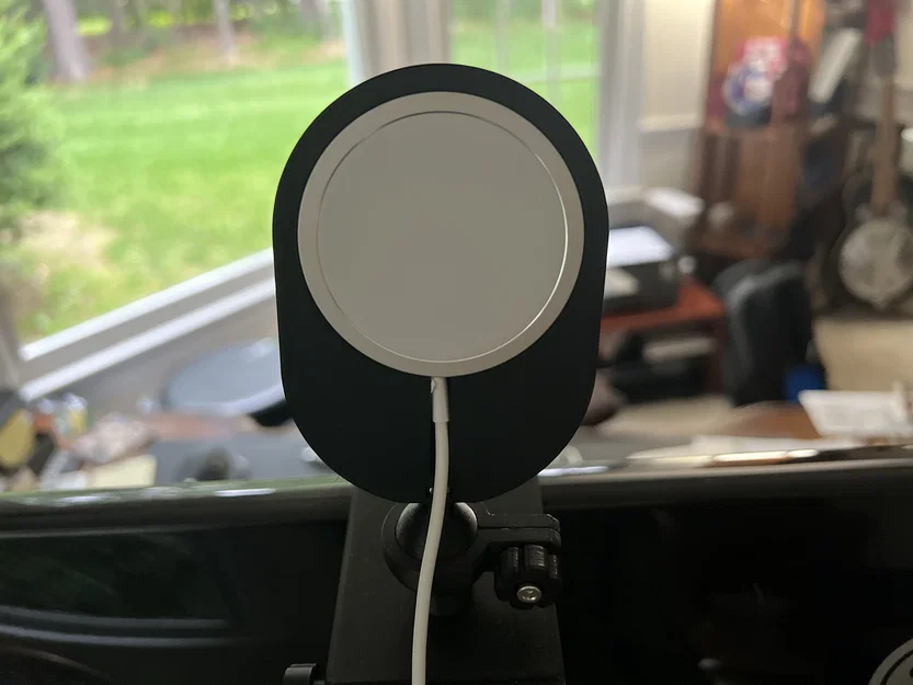 Đế gắn iPhone cho tính năng Continuity Camera lên màn hình rời - Image 8