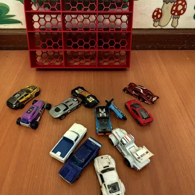 Kệ lưu trữ hoặc trưng bày cho 15 xe mô hình Hot Wheels