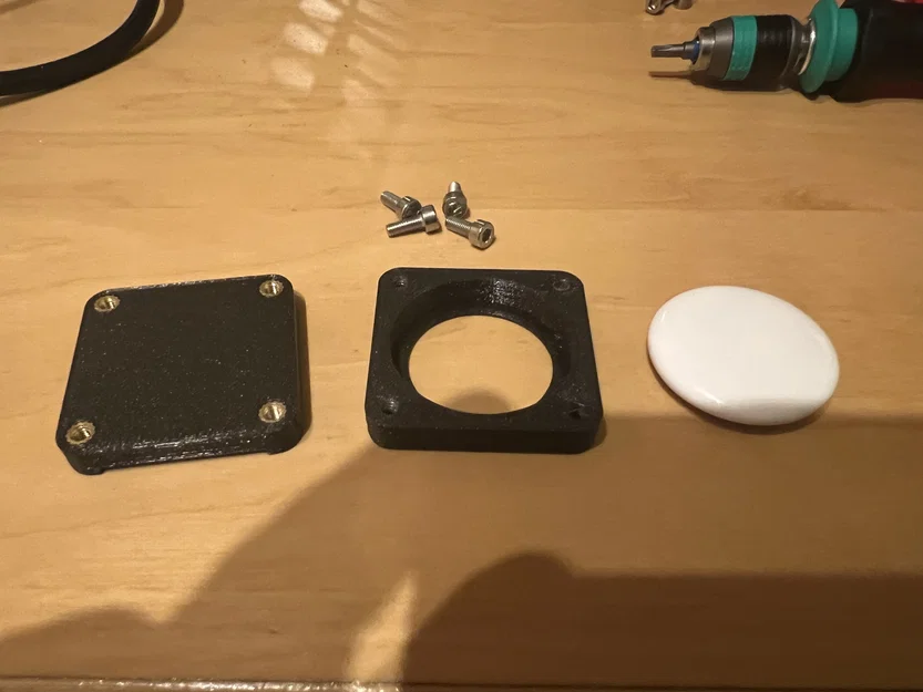 Giá treo AirTag vào quai túi - Image 3