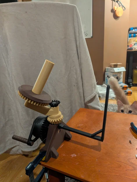 Dụng cụ cuộn len (Wool Winder) - Image 1