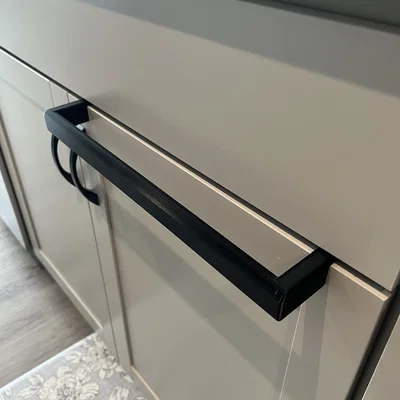 Thanh treo khăn móc cánh cửa tủ