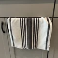 Thanh treo khăn móc cánh cửa tủ - Thumbnail 2