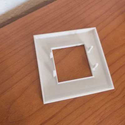 Khung che thay thế cho ổ cắm và công tắc Niessen Zenit