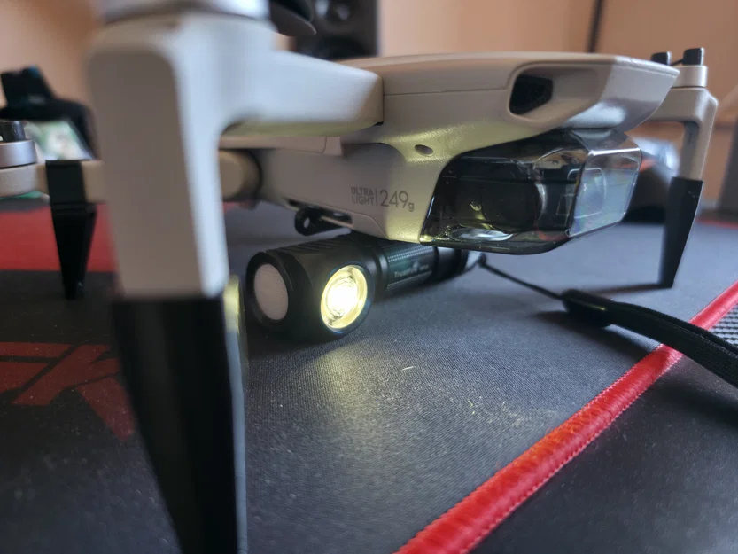 Ngàm gắn đèn pin cho DJI Mini 2 - Phụ kiện in 3D hữu ích - Image 2
