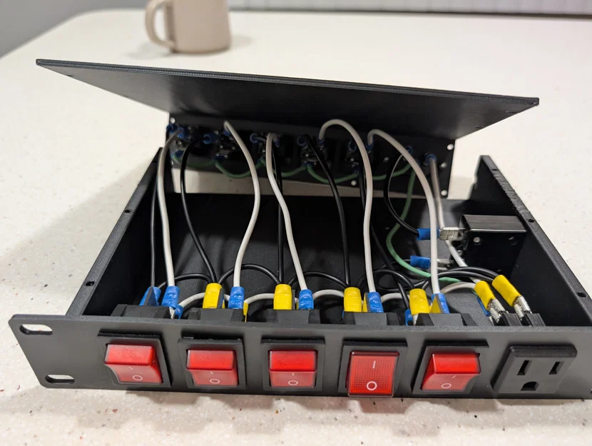 PDU Gắn Rack 10-inch - Image 4