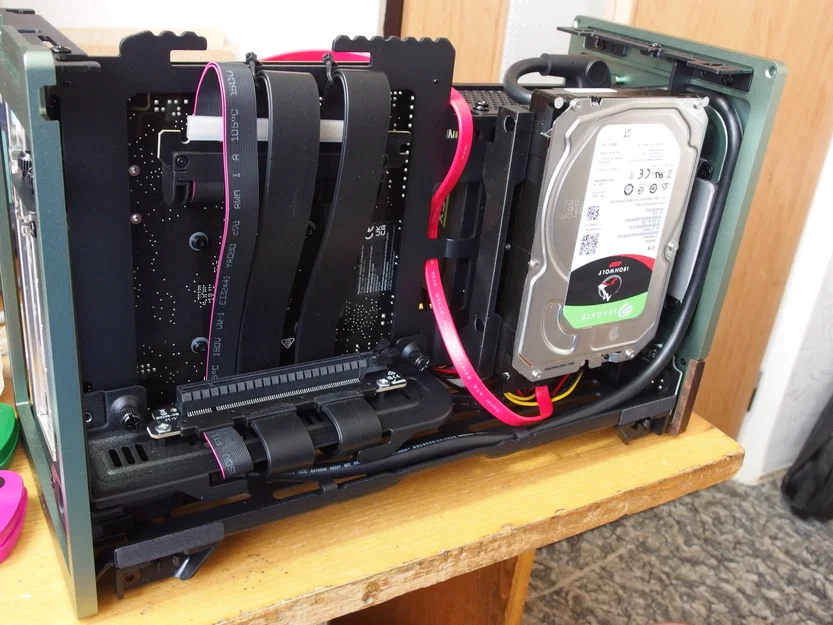 Khay gắn ổ cứng 3.5" HDD cho Fractal Design Terra - Image 1