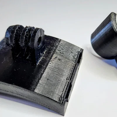 Ngàm gắn đèn pin Sofirn SC18 lên mũ bảo hiểm xe đạp