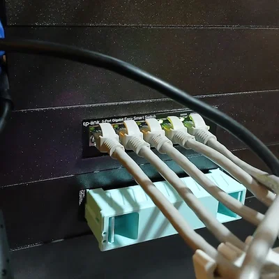 Giá đỡ Rack Mount 10 inch cho TP-LINK SG105/E (In 3D)