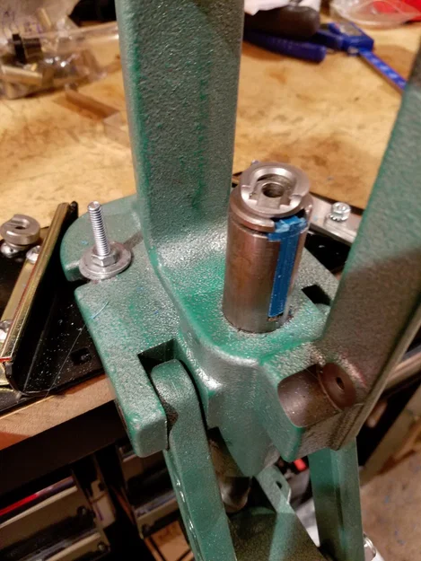 Miếng chặn khe trục Ram cho máy ép nạp đạn RCBS - Image 1