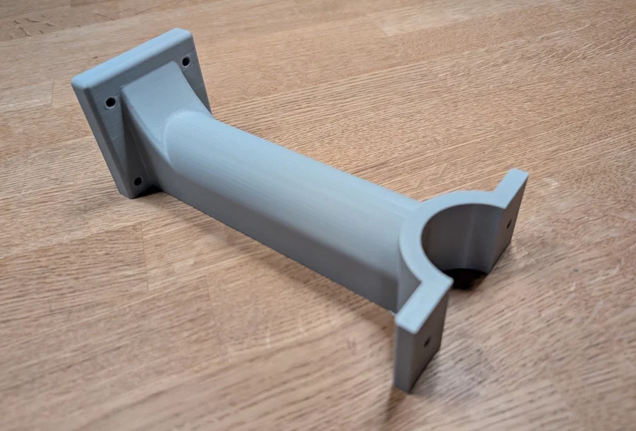 Giá đỡ RTK Mammotion lắp dưới mái hiên - Image 3