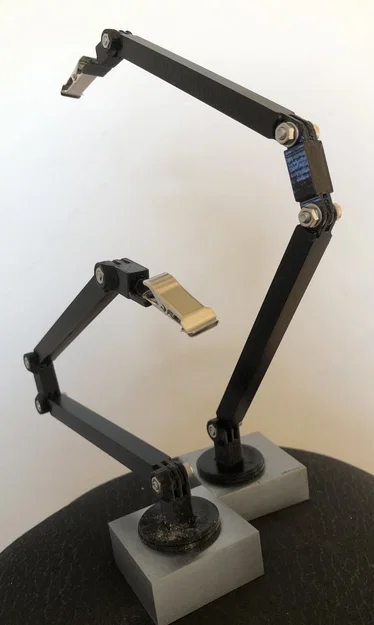 Helping Hand - Dụng cụ hỗ trợ hàn và sơn chi tiết nhỏ - Image 1