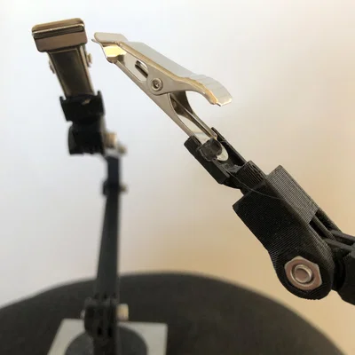 Helping Hand - Dụng cụ hỗ trợ hàn và sơn chi tiết nhỏ