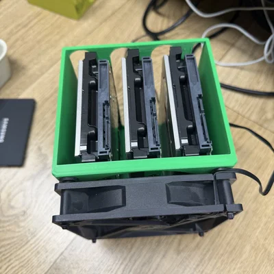 Giá đỡ 3 ổ cứng (HDD) kèm khung lắp quạt 120mm
