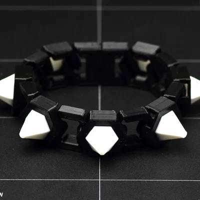 Vòng tay Spiked Hexachain phong cách với khóa nam châm in 3D