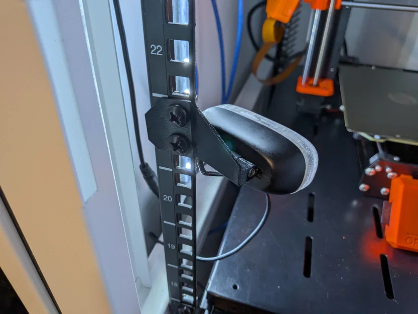 Giá treo webcam Logitech C270 cho tủ rack máy chủ (server rack) - Image 1