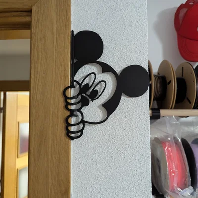 Mô hình trang trí Mickey Mouse gắn khung cửa siêu đáng yêu