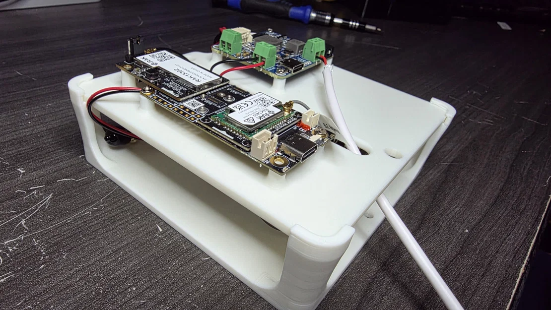 Insert Hộp Kỹ Thuật Năng Lượng Mặt Trời cho WaveShare - WisMesh 1W - Meshtastic - Image 9