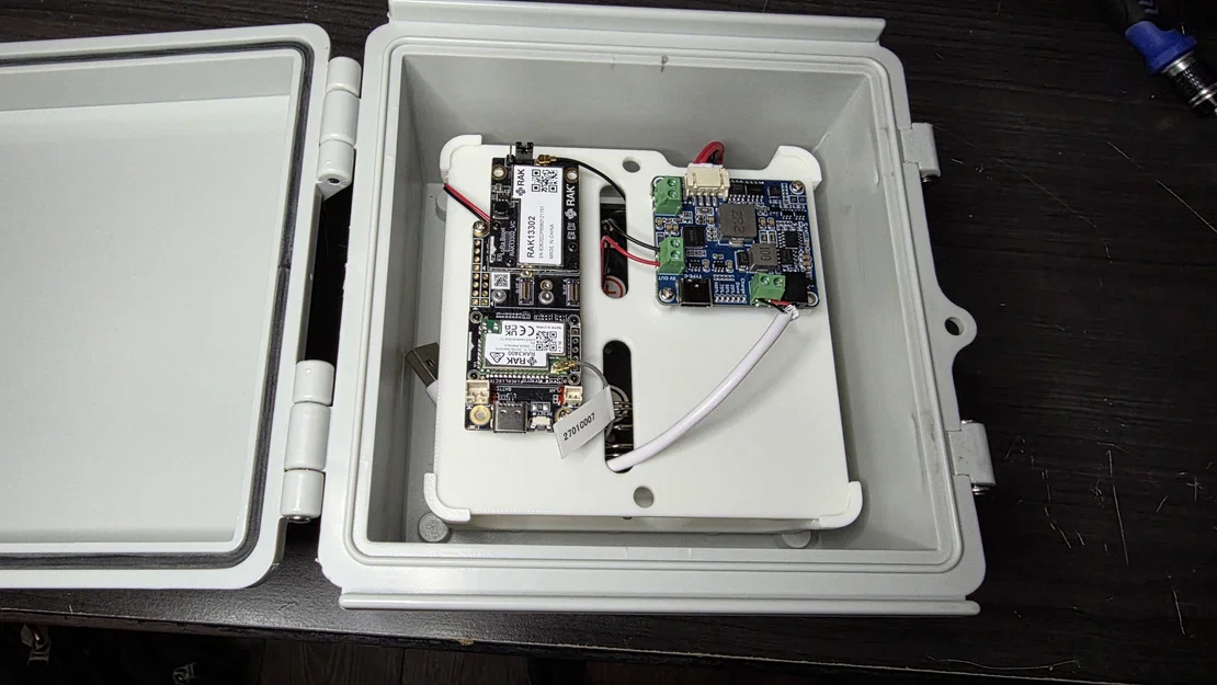 Insert Hộp Kỹ Thuật Năng Lượng Mặt Trời cho WaveShare - WisMesh 1W - Meshtastic - Image 10