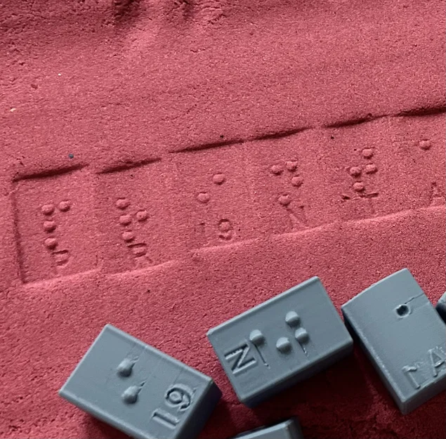 Bộ Khuôn Dập Học Bảng Chữ Cái Braille - Image 2
